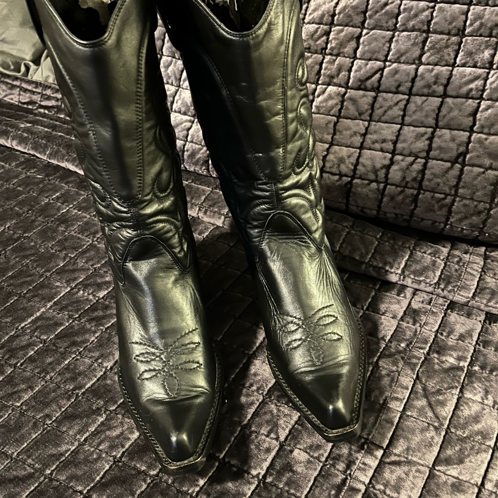 Ladies cowboy boots